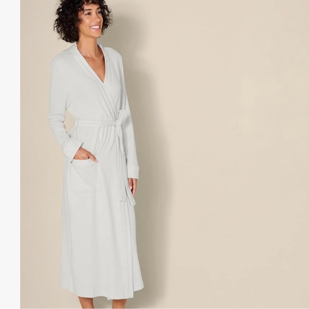 White Waffle Knit Robe - Picture 3 of 9